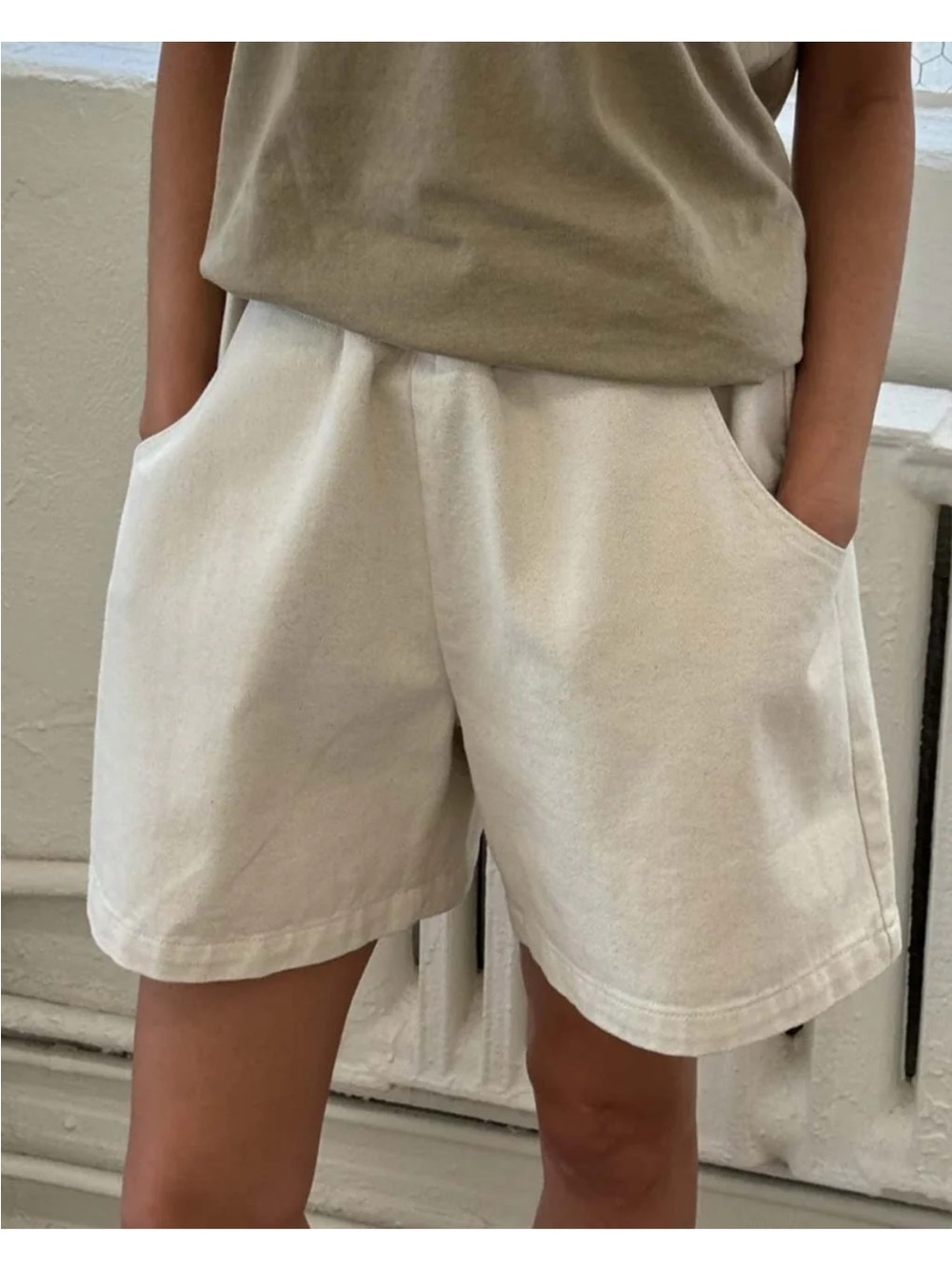 Le Bon Shoppe City Shorts in Natural size Medium